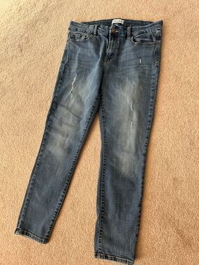 Studio Blue Women’s Skinny Jeans - Faded Blue with Distressing size 30/10